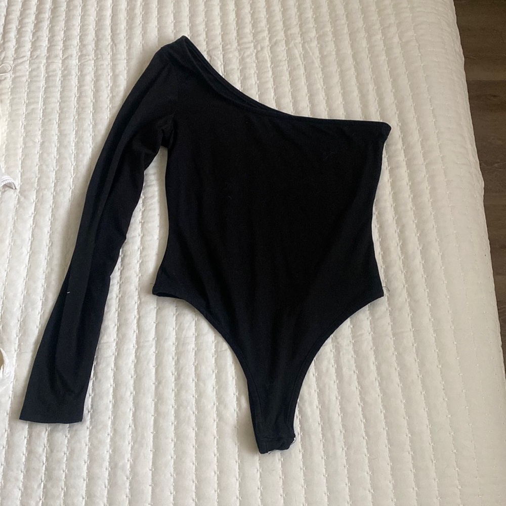 One shoulder black bodysuit. Size small. Windsor